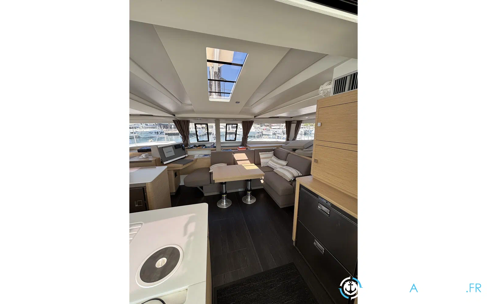slider 3 Fountaine Pajot Astrea 42