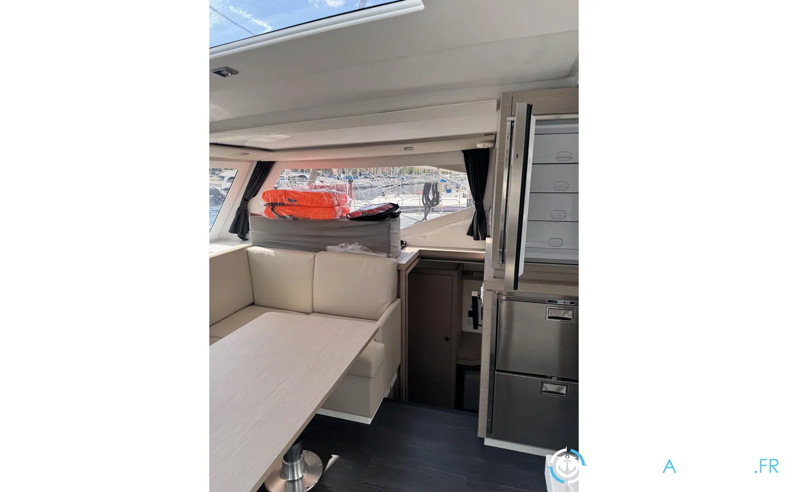 slider 13 Fountaine Pajot Lucia 40