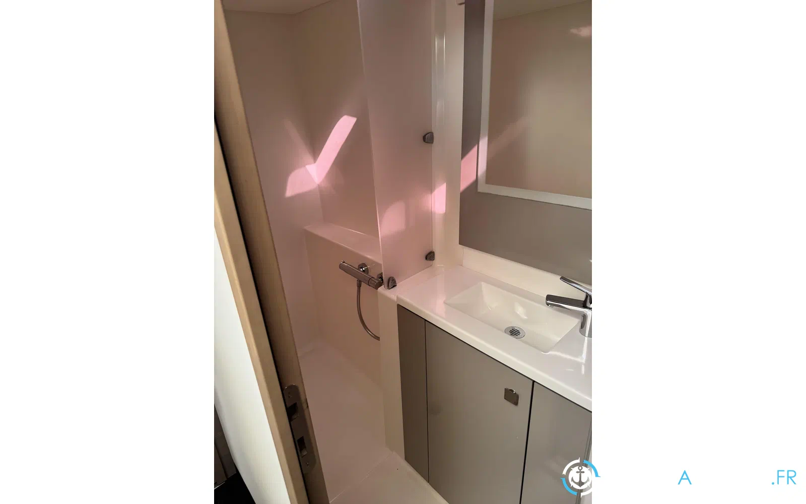 slider 15 Fountaine Pajot Lucia 40