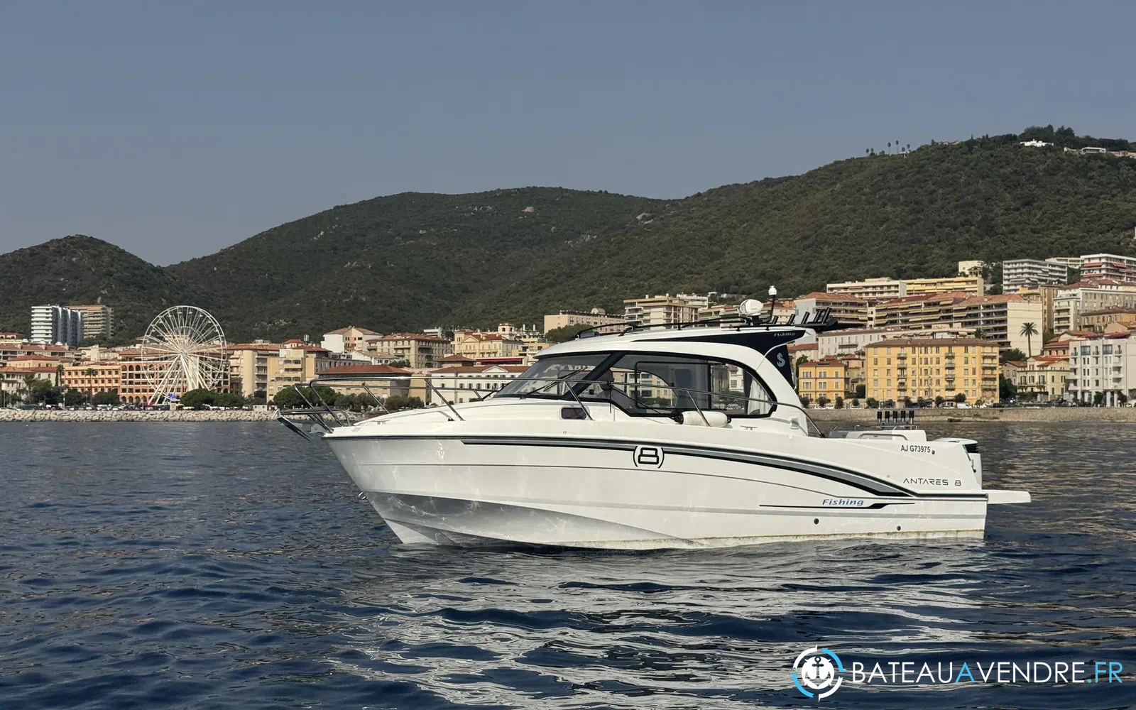 slider 10 Beneteau Antares 8 Fishing