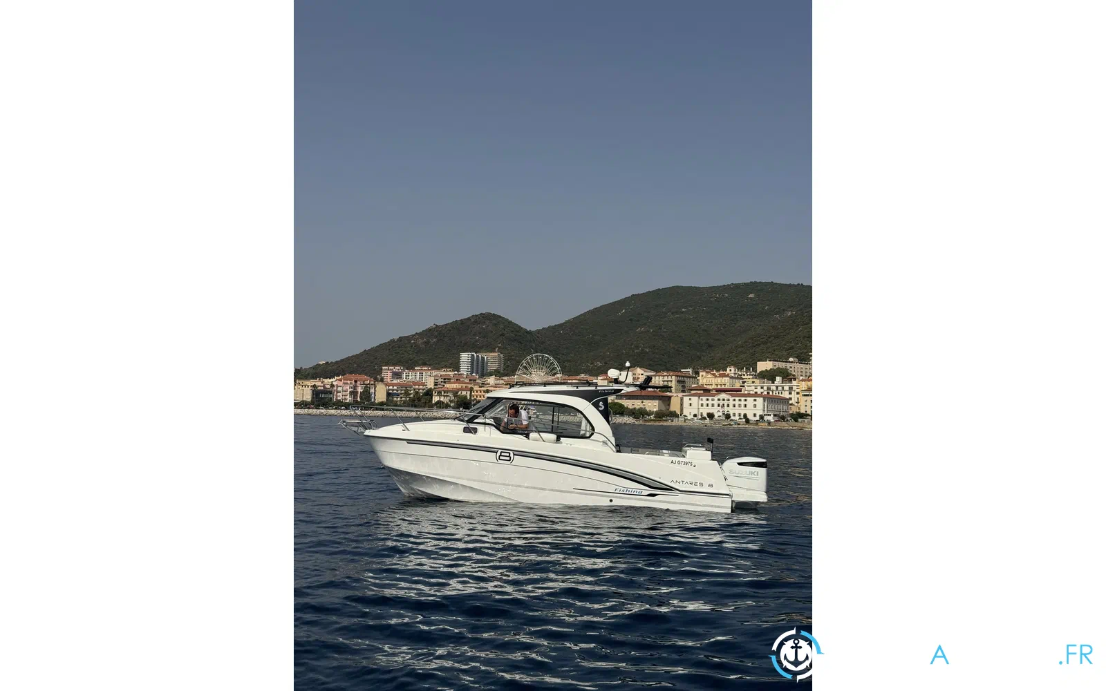 slider 11 Beneteau Antares 8 Fishing