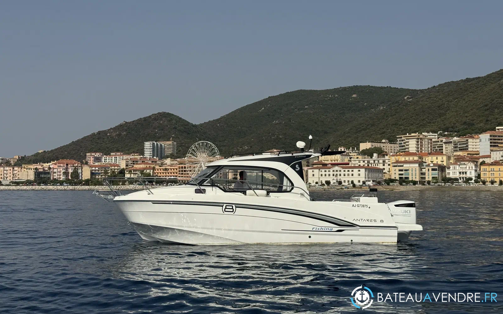 slider 12 Beneteau Antares 8 Fishing