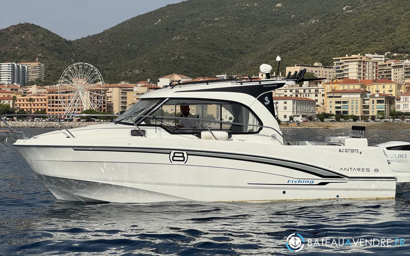 slider 13 Beneteau Antares 8 Fishing