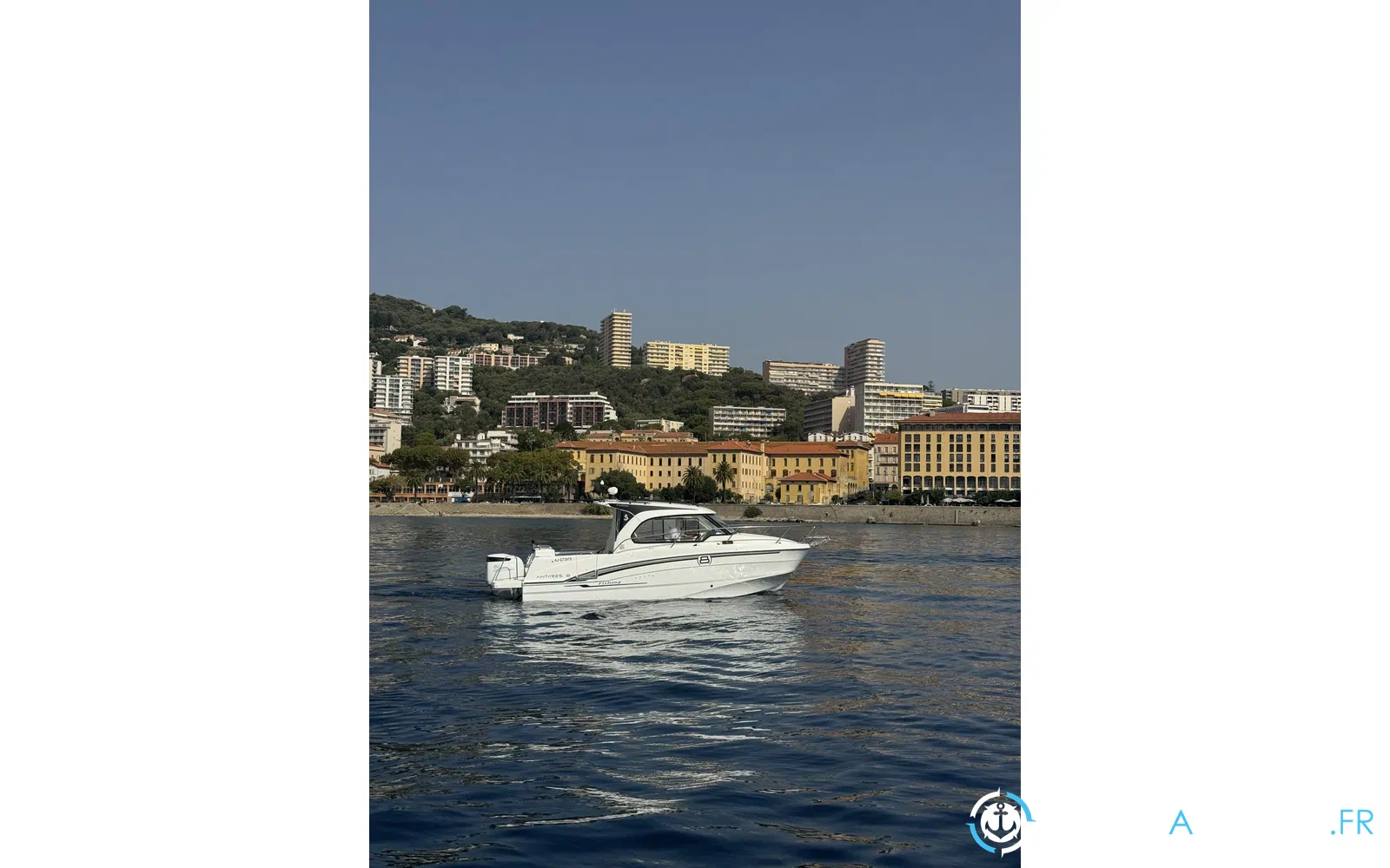 slider 15 Beneteau Antares 8 Fishing