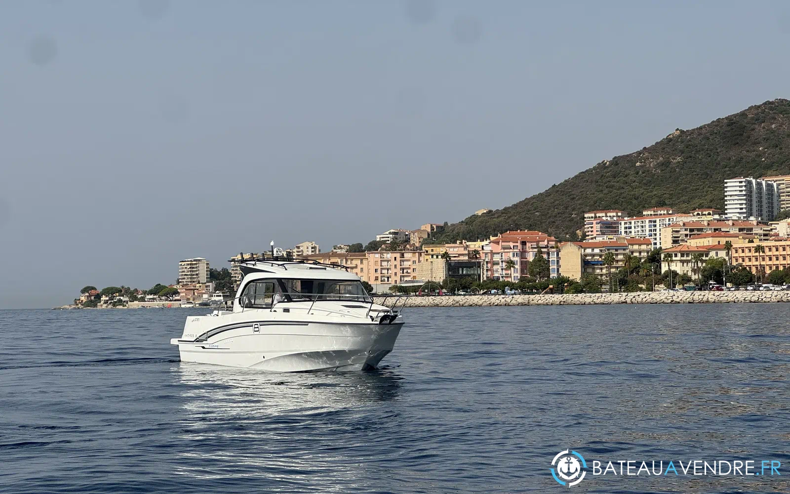 slider 17 Beneteau Antares 8 Fishing