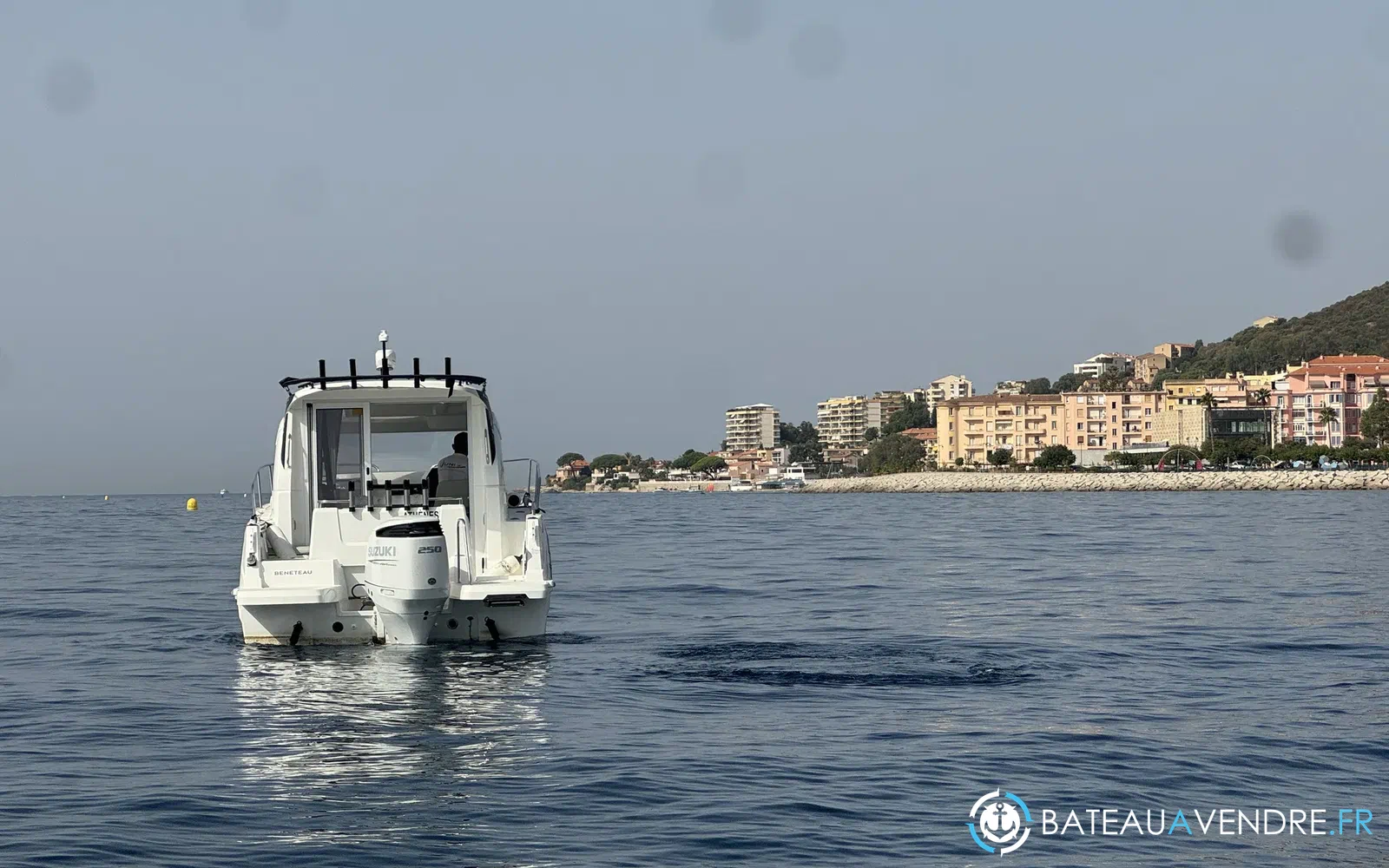 slider 18 Beneteau Antares 8 Fishing