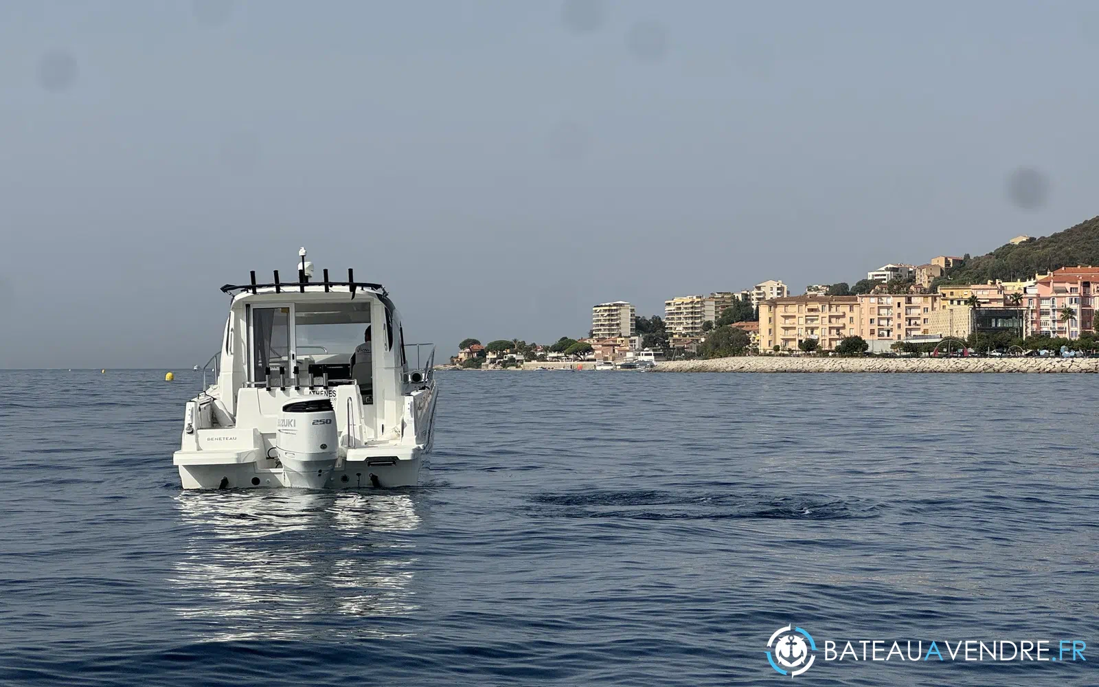 slider 19 Beneteau Antares 8 Fishing