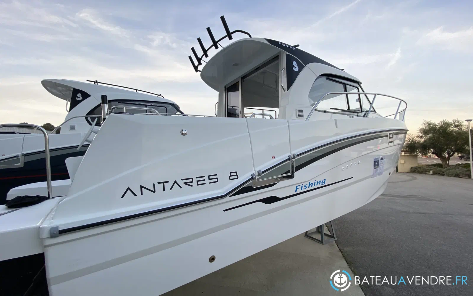 slider 22 Beneteau Antares 8 Fishing