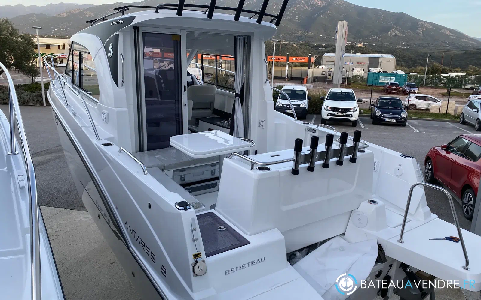 slider 24 Beneteau Antares 8 Fishing