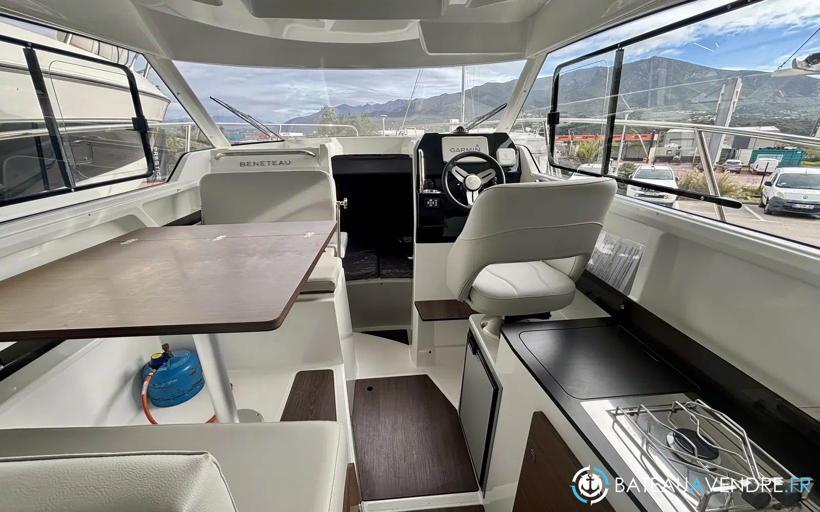 slider 25 Beneteau Antares 8 Fishing