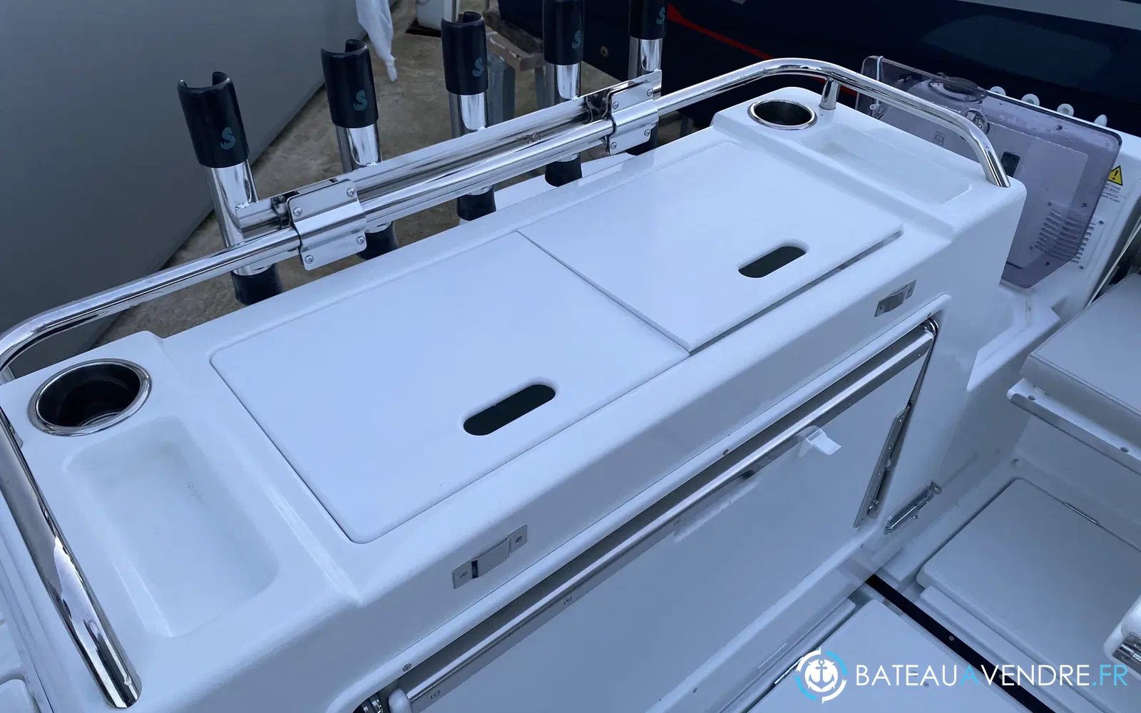 slider 42 Beneteau Antares 8 Fishing