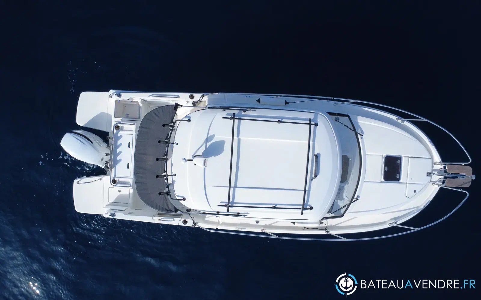 slider 6 Beneteau Antares 8 Fishing