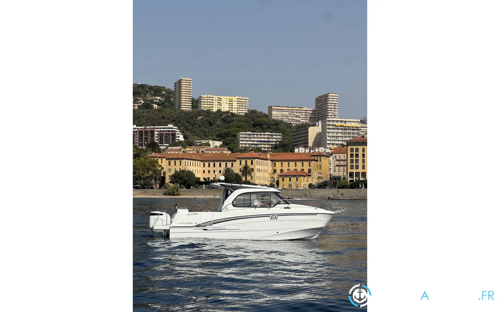 slider 7 Beneteau Antares 8 Fishing