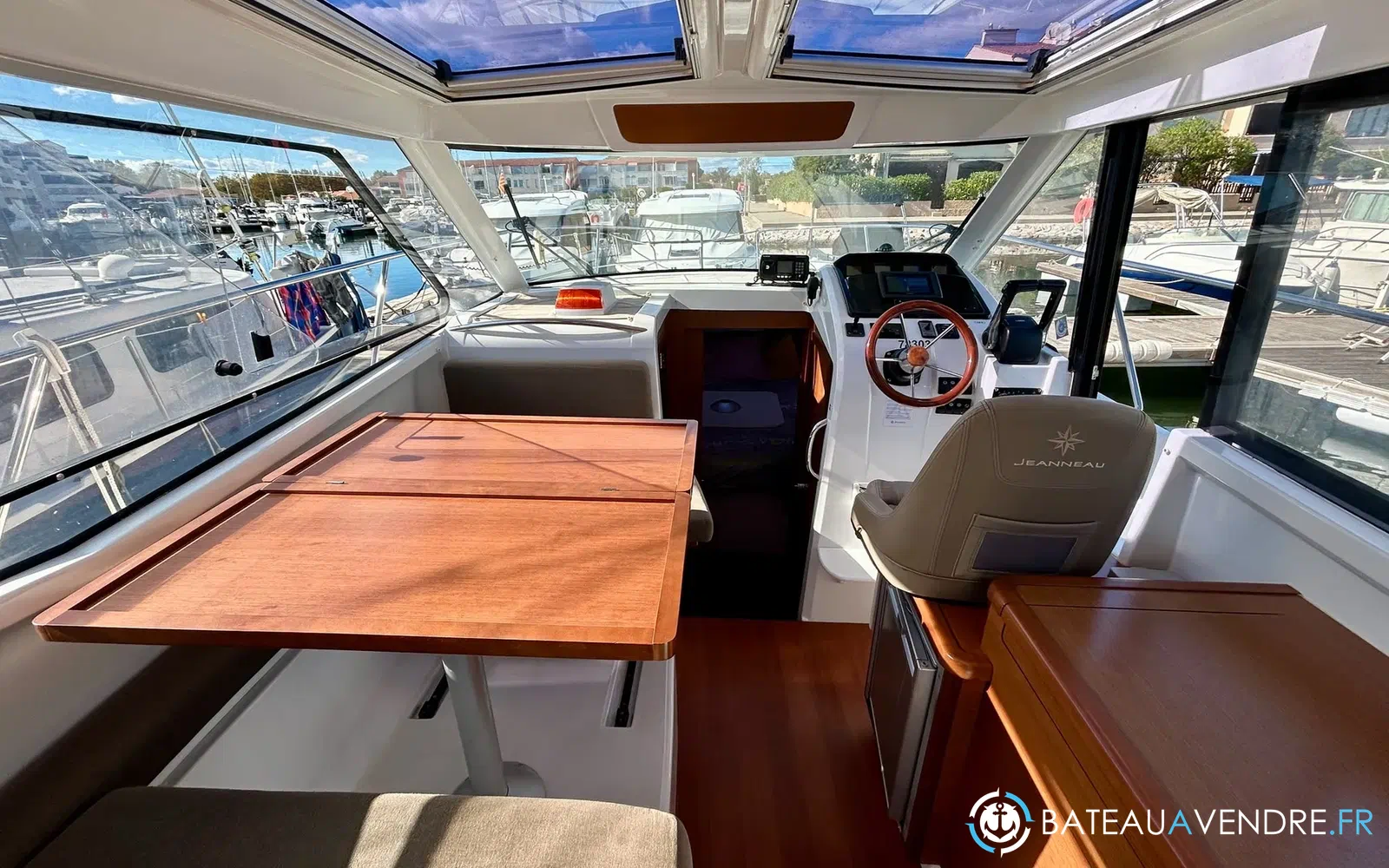 slider 6 Jeanneau Merry Fisher 855