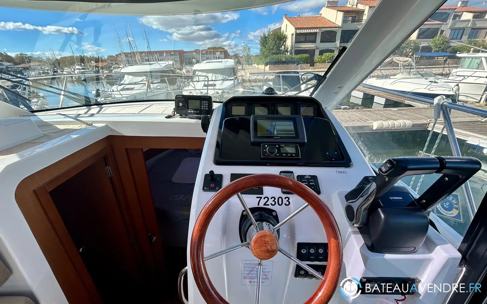 slider 10 Jeanneau Merry Fisher 855