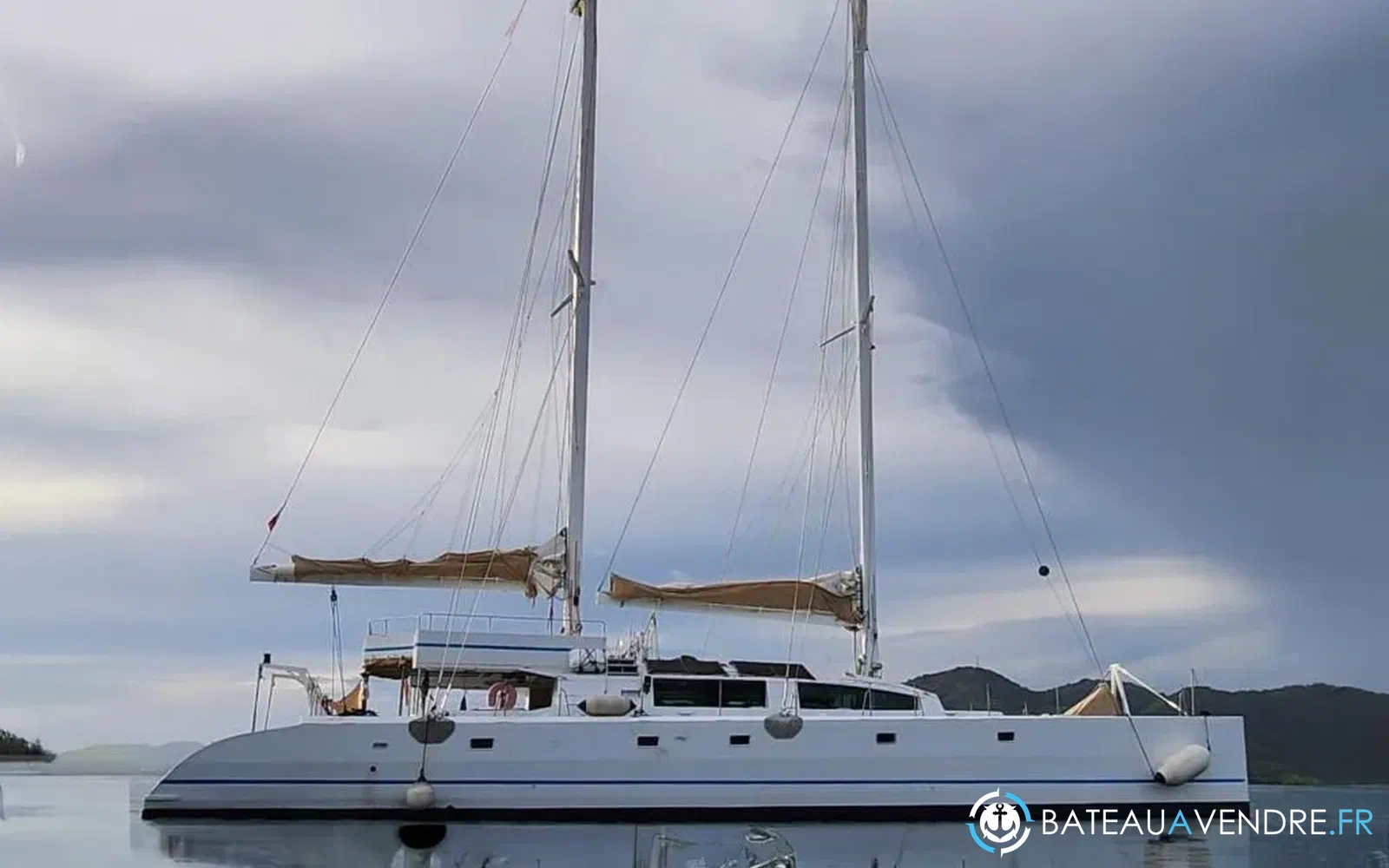slider 0 Etoile Marine Maxi Cat 24