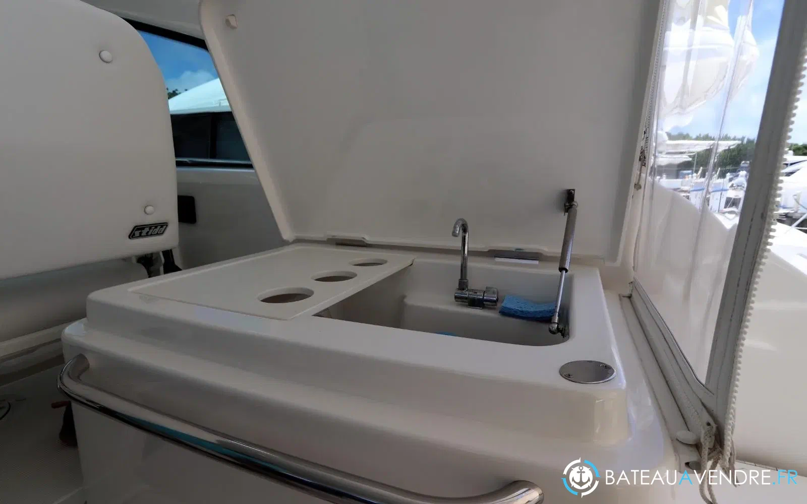 slider 21 Tiara 43 Open