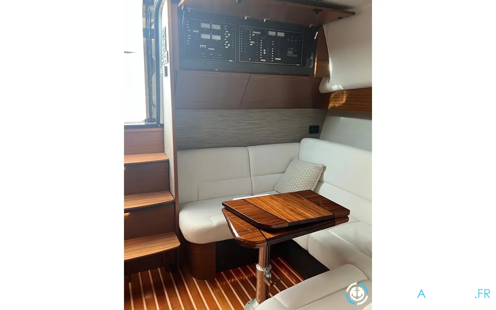 slider 30 Tiara 43 Open