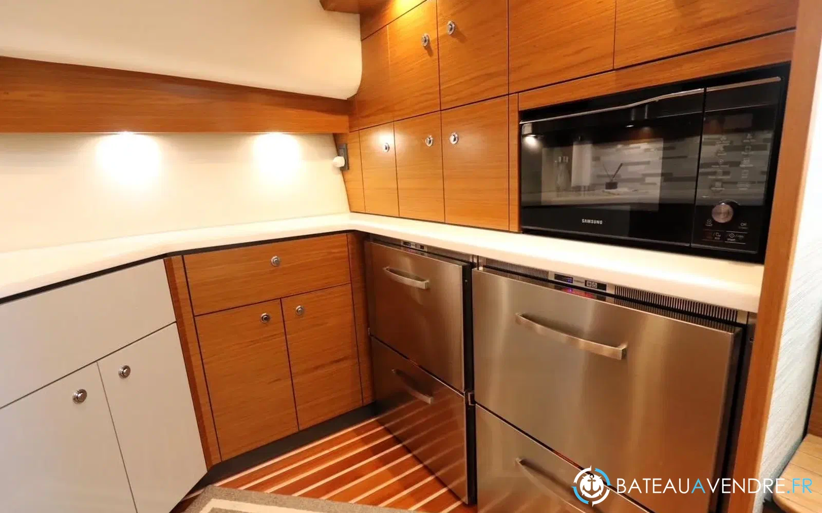 slider 35 Tiara 43 Open