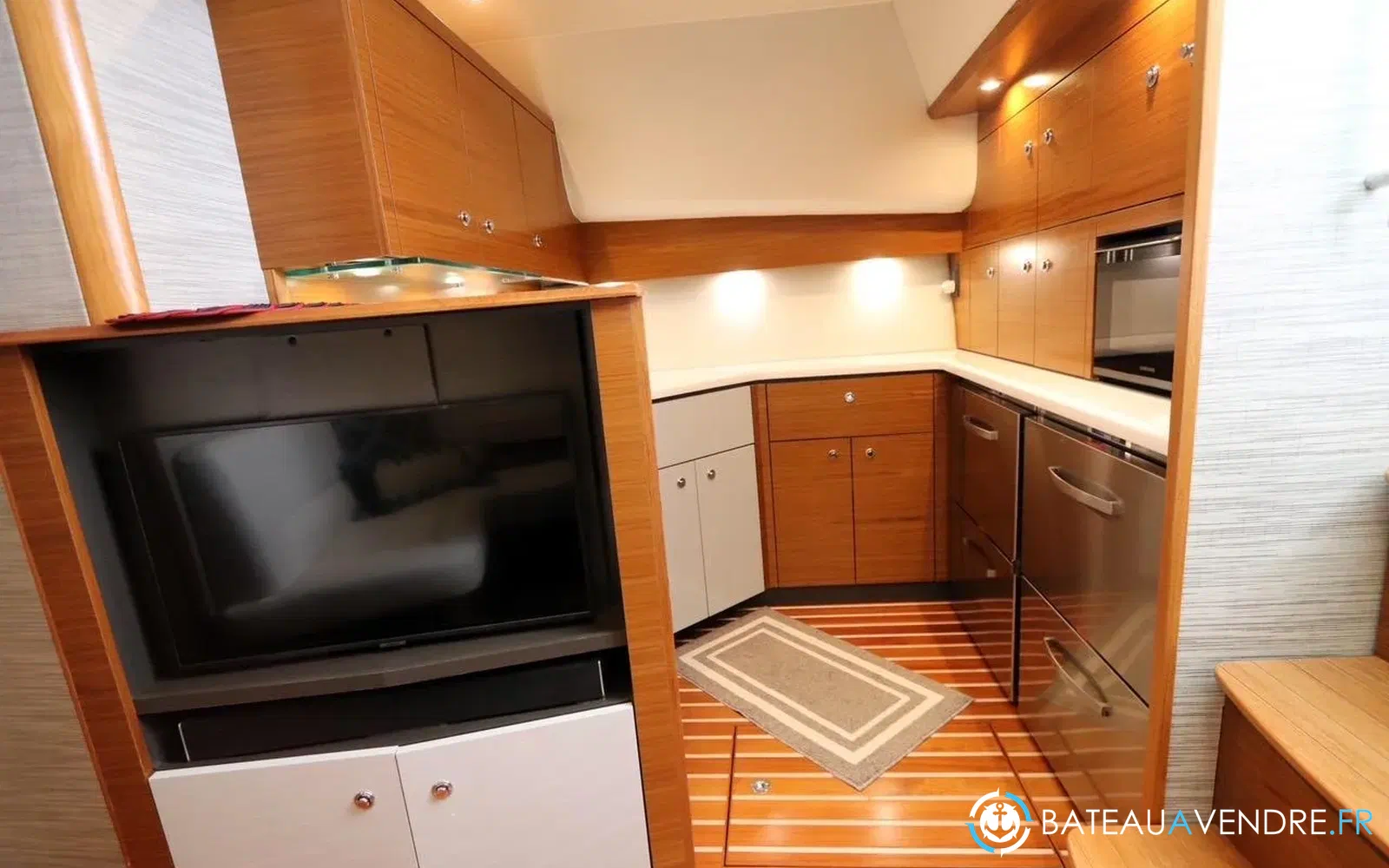 slider 38 Tiara 43 Open