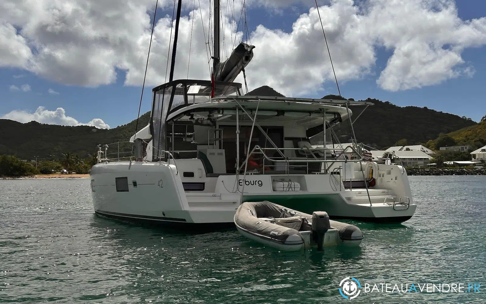 slider 1 Lagoon 42