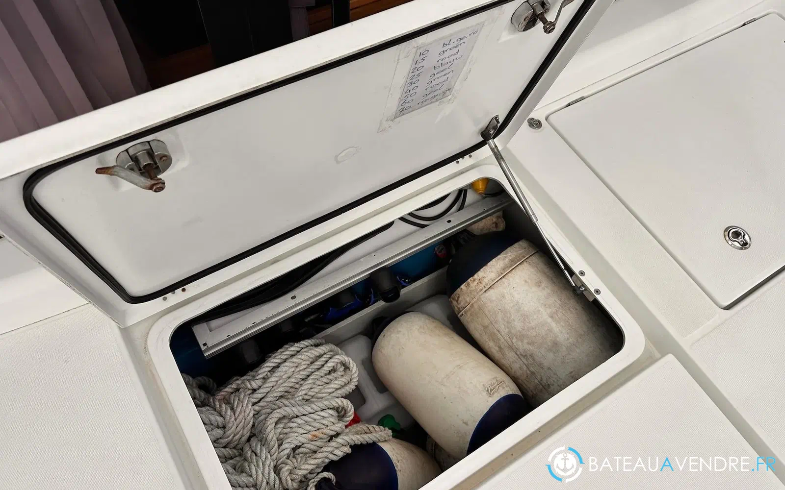 slider 37 Lagoon 42