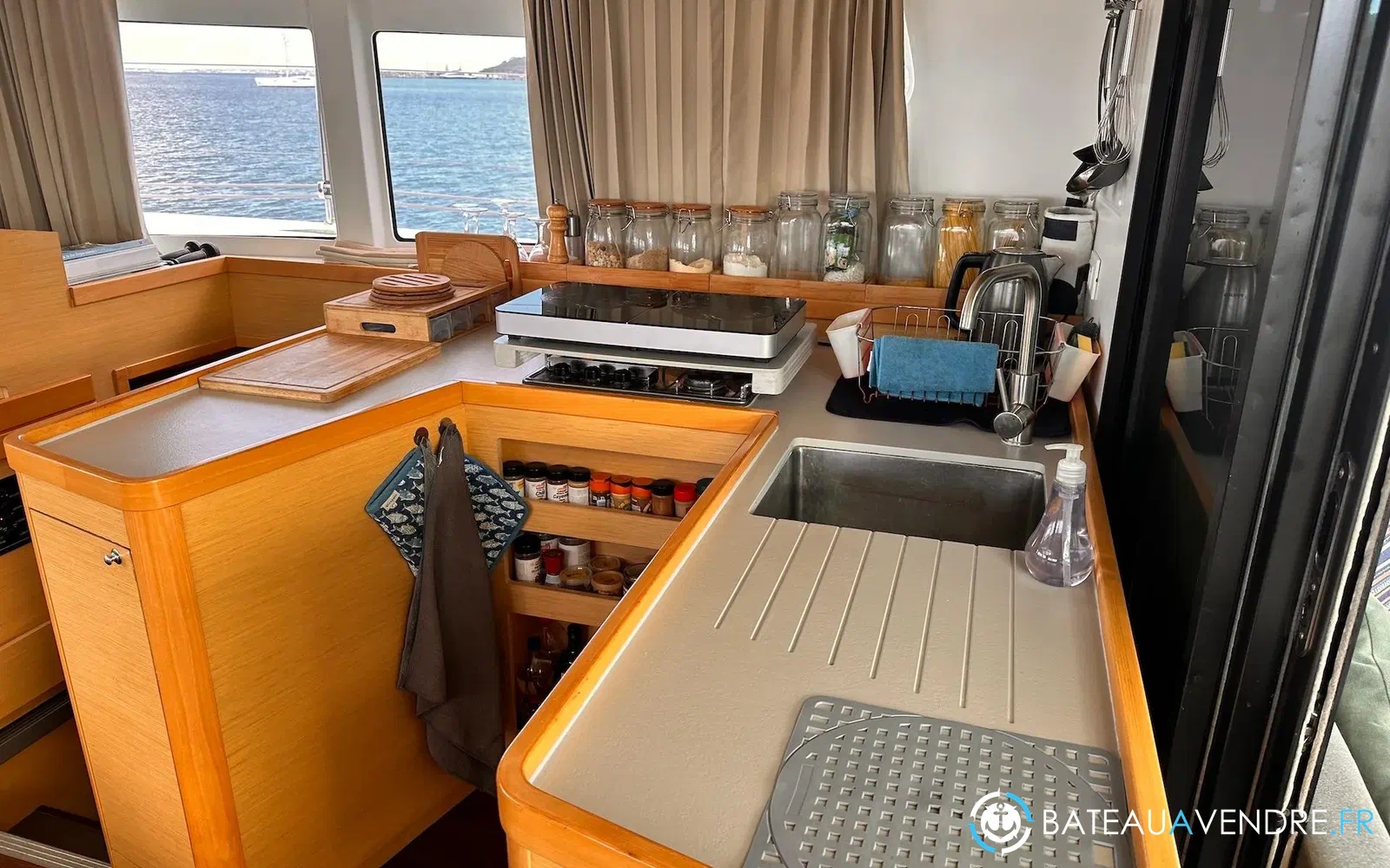 slider 76 Lagoon 42