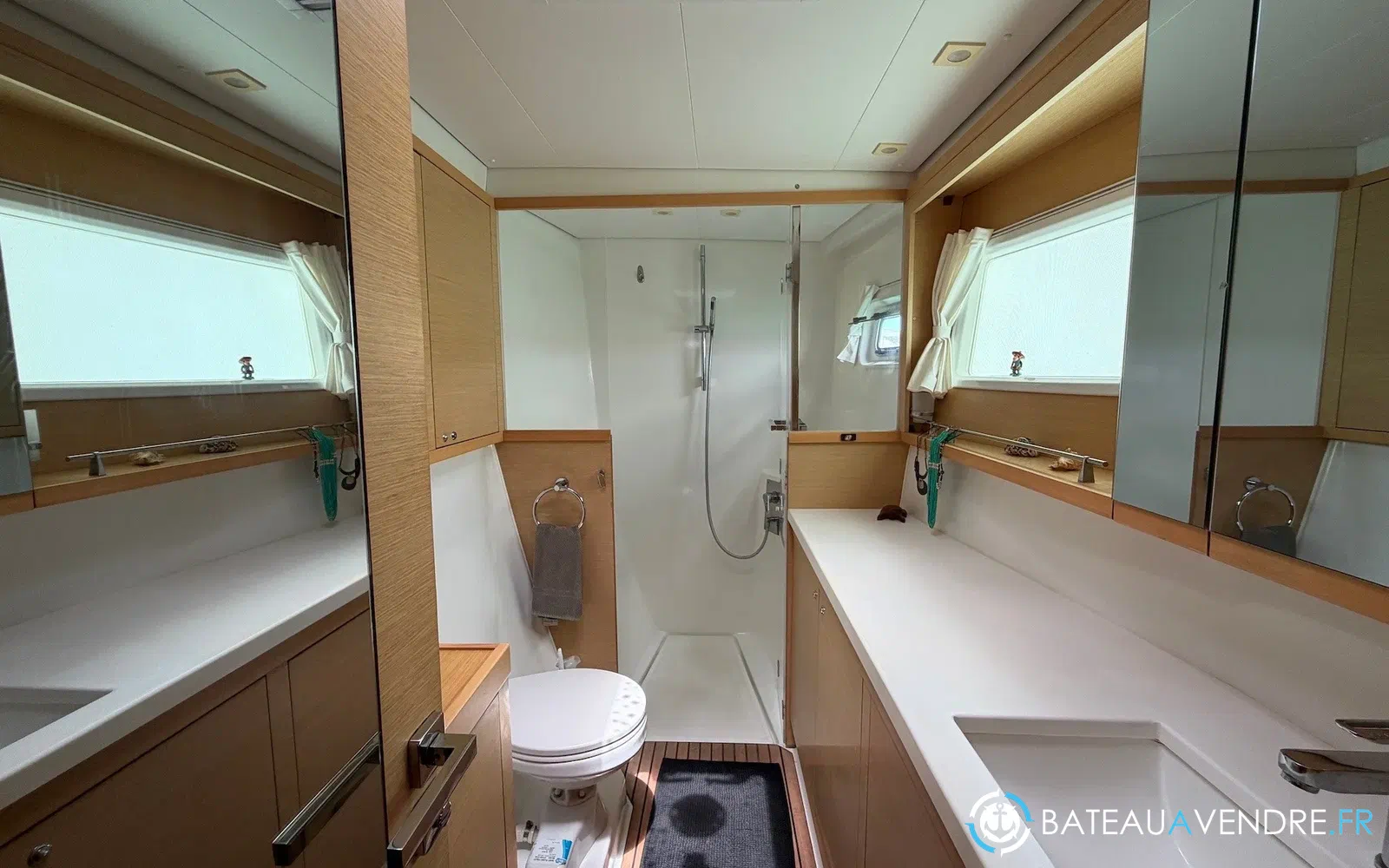 slider 119 Lagoon 450 Sport Top
