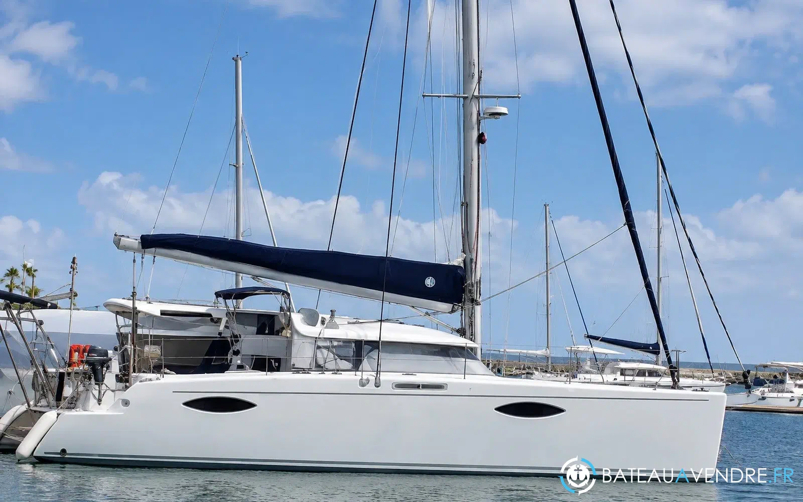 slider 0 Fountaine Pajot Orana 44