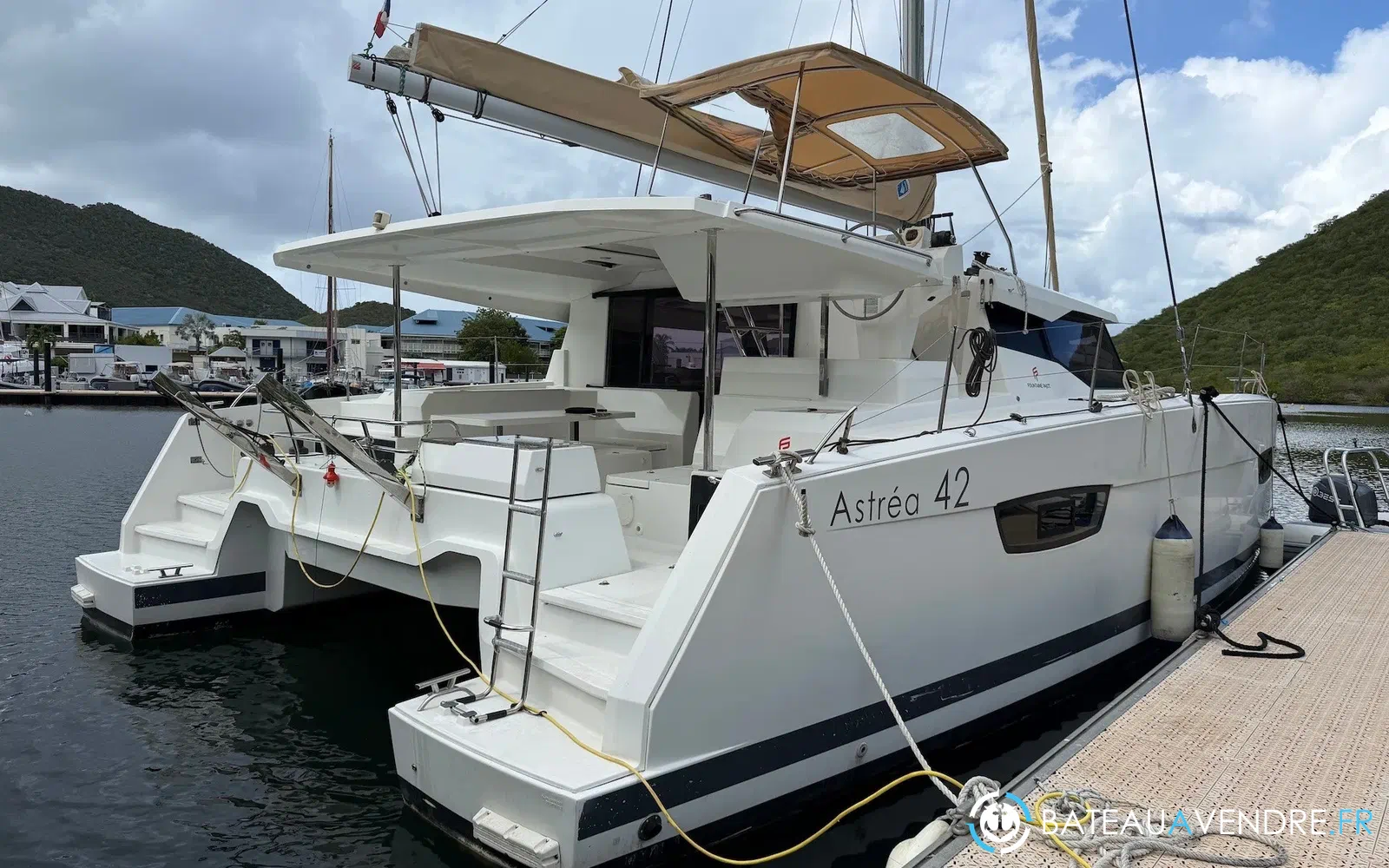 slider 0 Fountaine Pajot Astrea 42