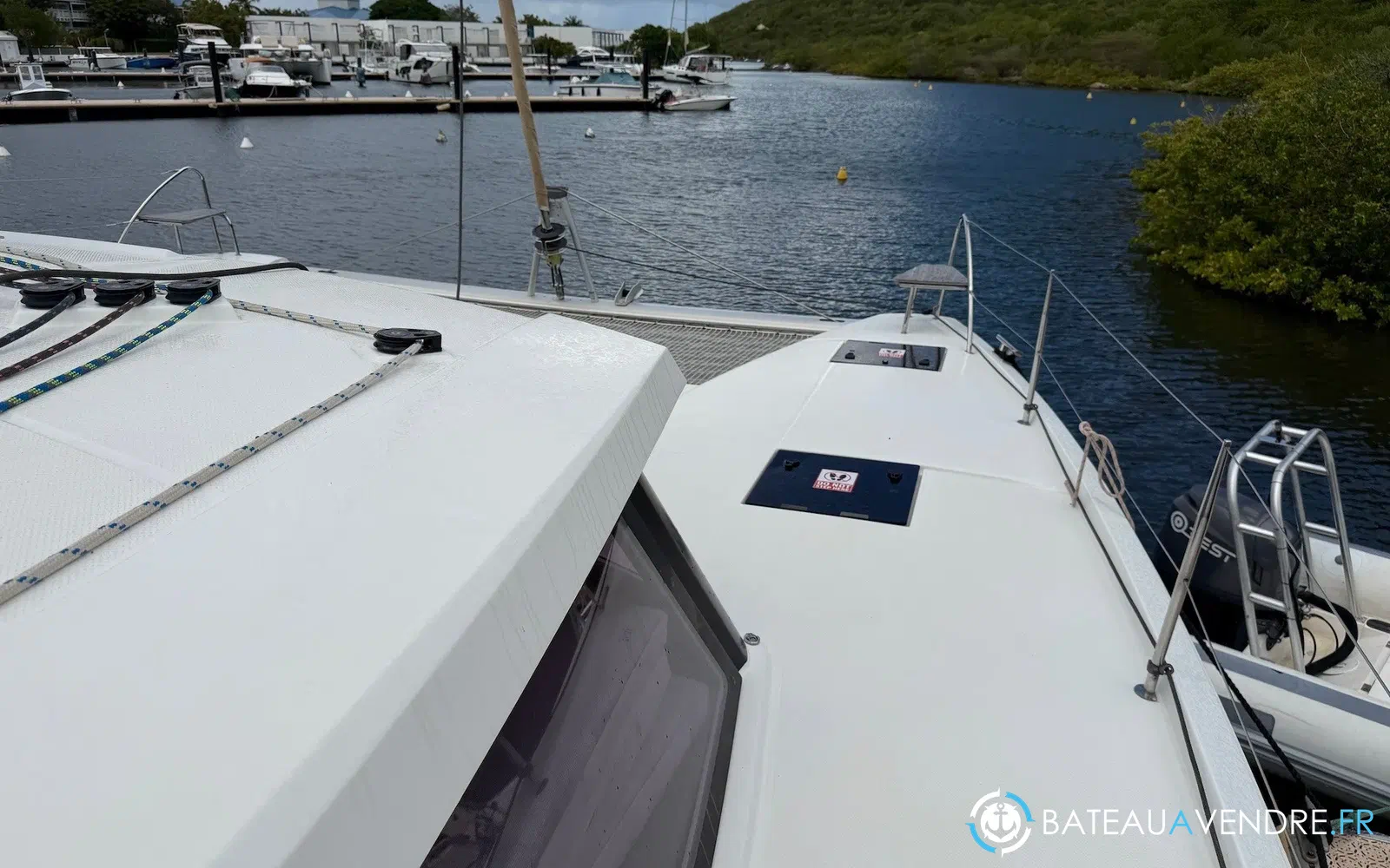 slider 15 Fountaine Pajot Astrea 42