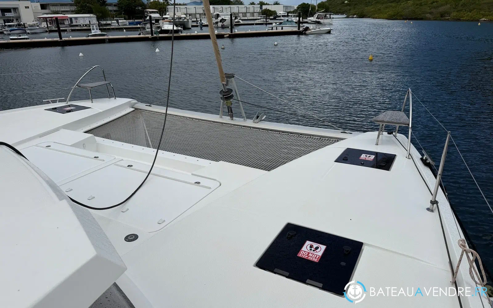 slider 16 Fountaine Pajot Astrea 42