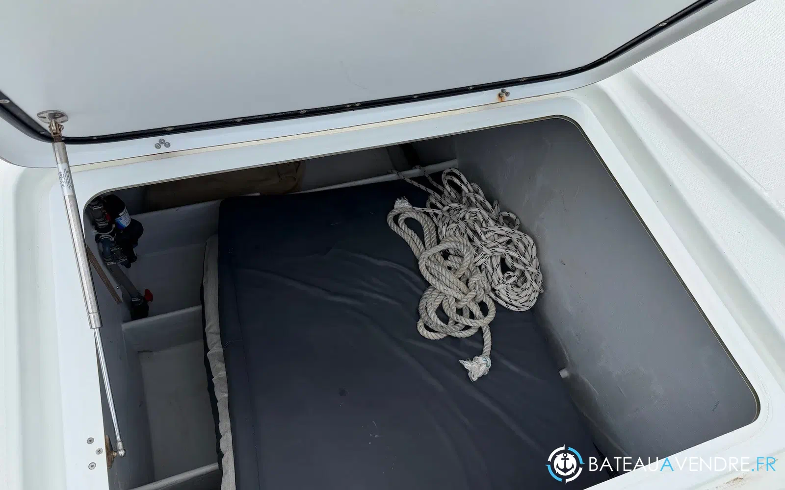 slider 21 Fountaine Pajot Astrea 42