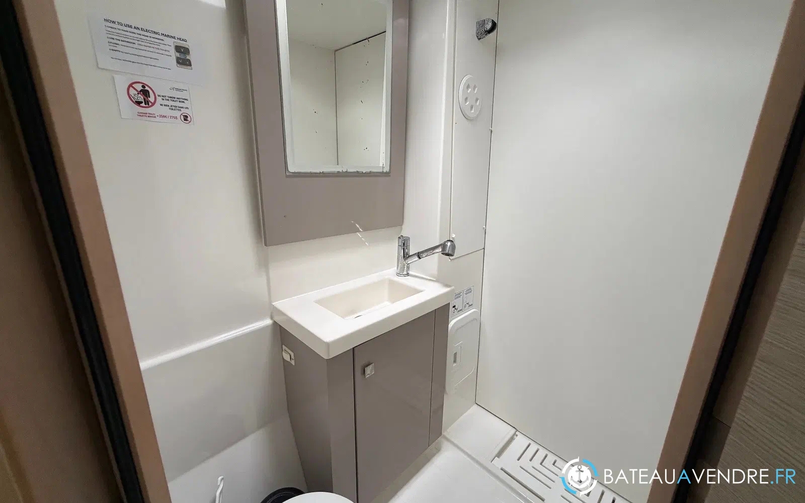 slider 37 Fountaine Pajot Astrea 42