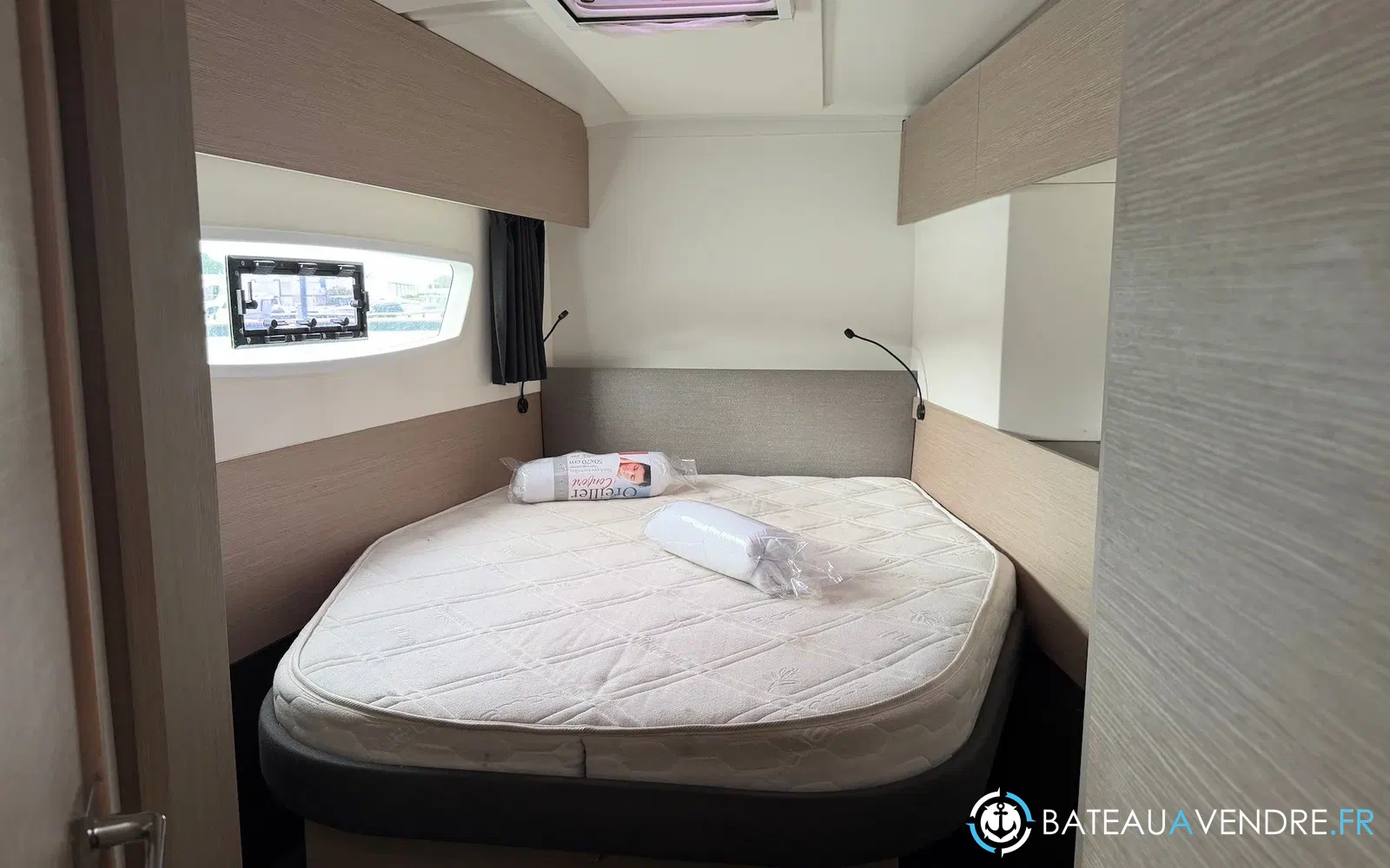slider 38 Fountaine Pajot Astrea 42