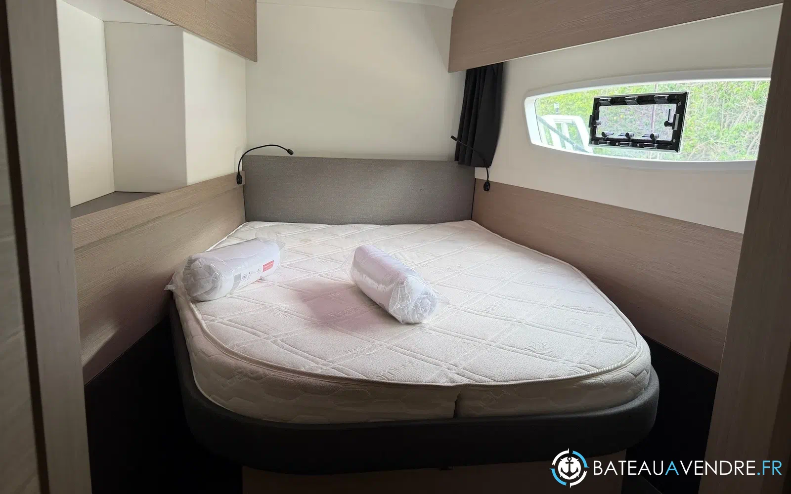 slider 48 Fountaine Pajot Astrea 42
