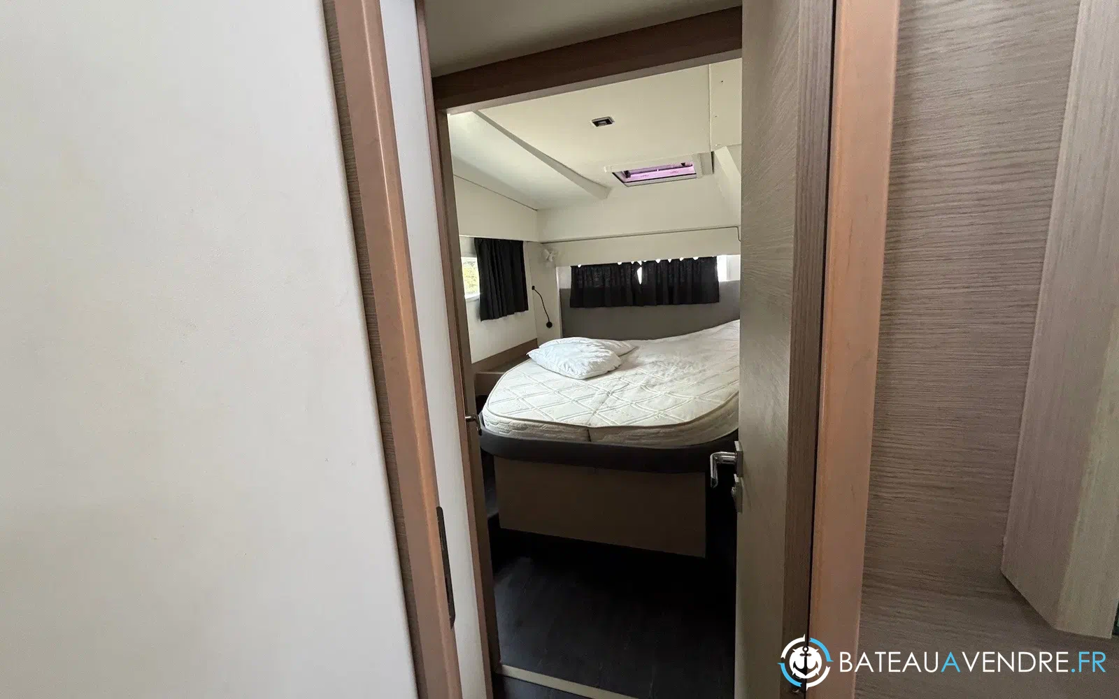 slider 51 Fountaine Pajot Astrea 42