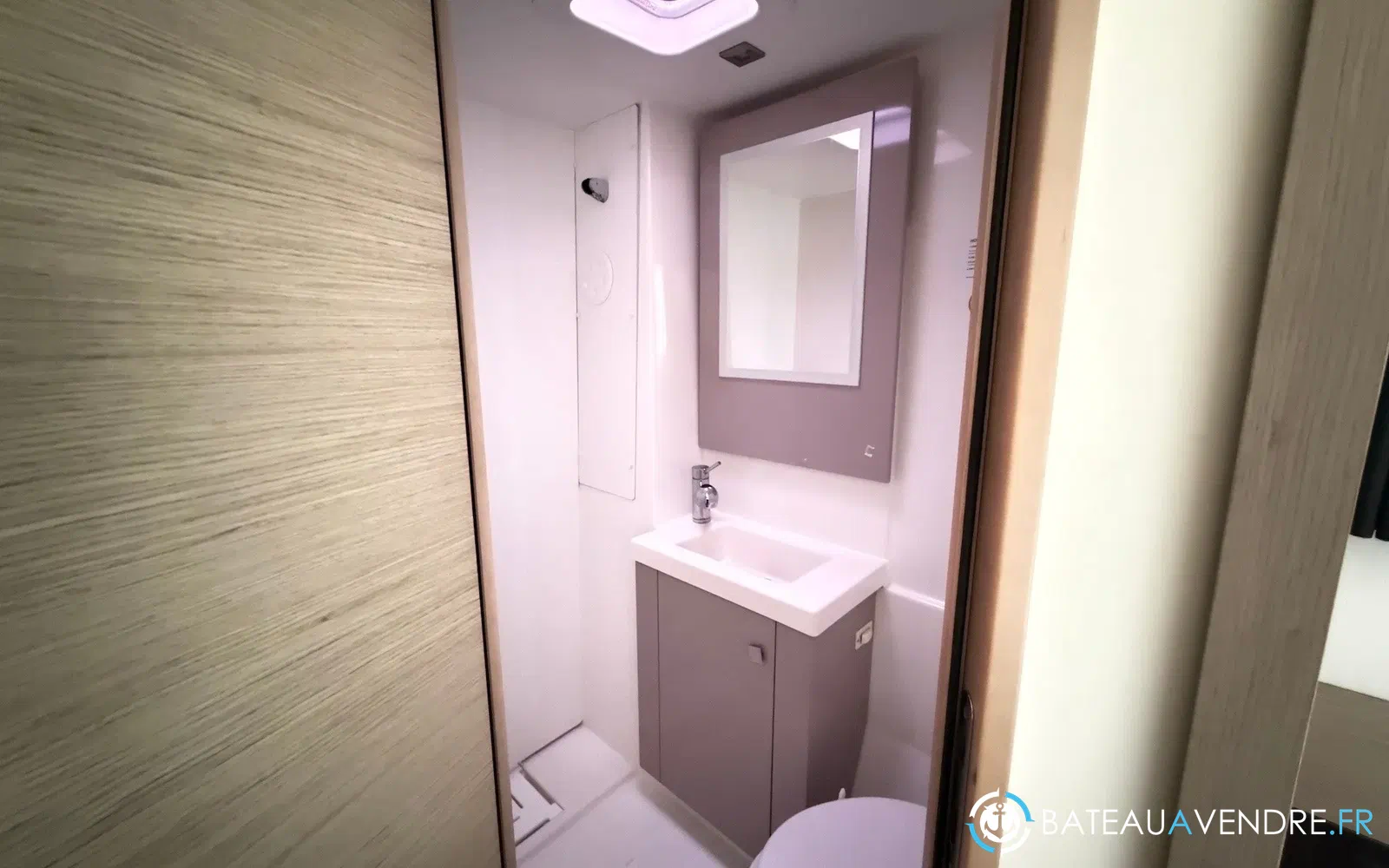 slider 54 Fountaine Pajot Astrea 42