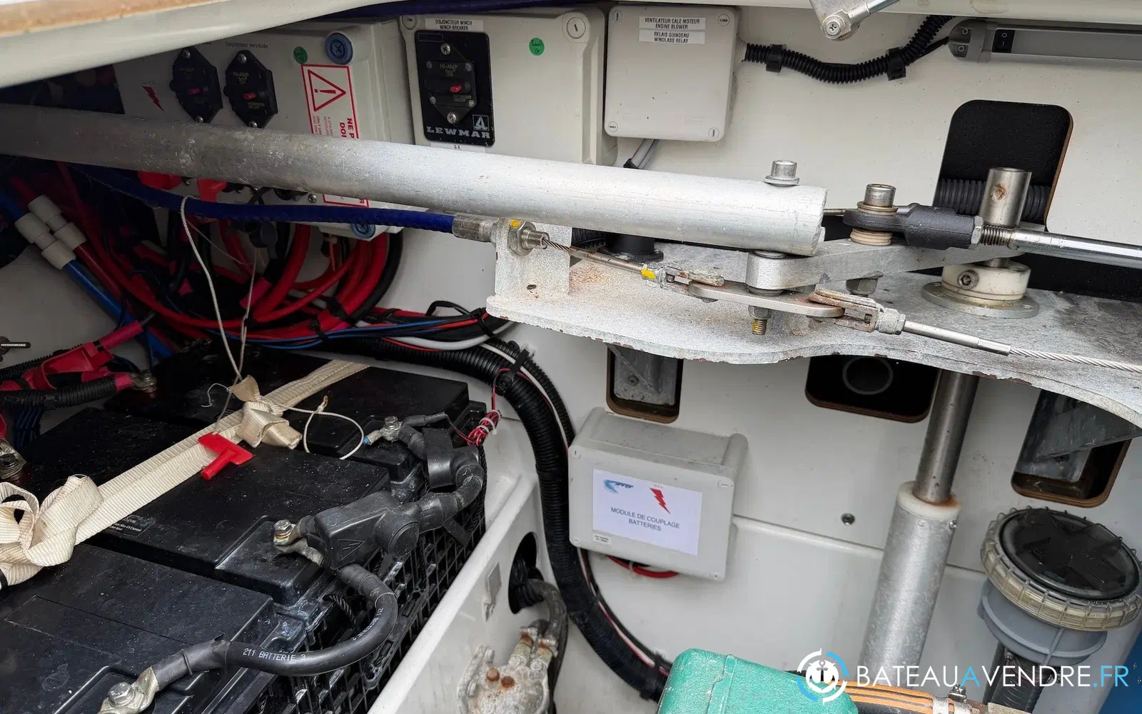 slider 70 Fountaine Pajot Astrea 42