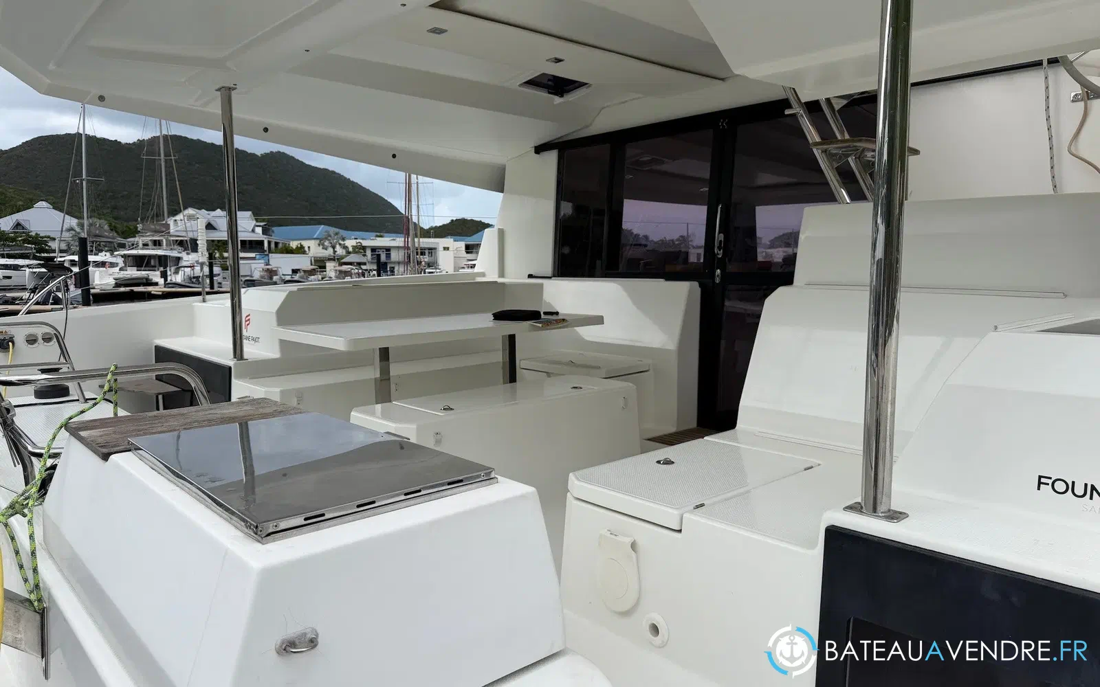 slider 8 Fountaine Pajot Astrea 42