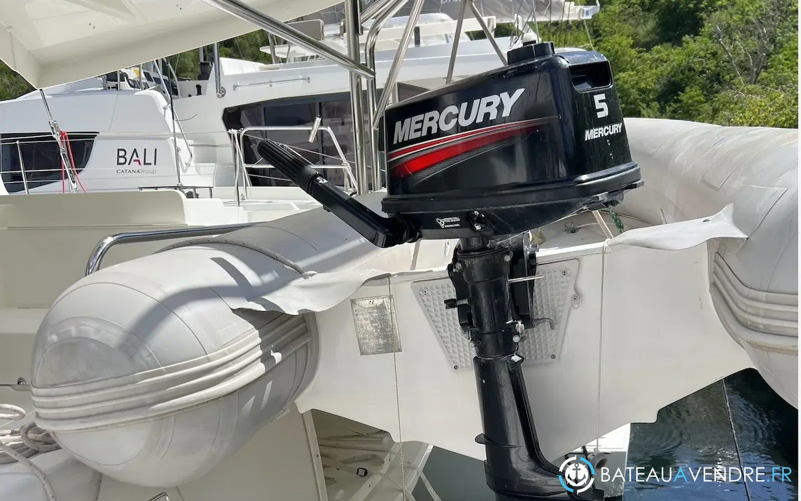 slider 1 Lagoon 46
