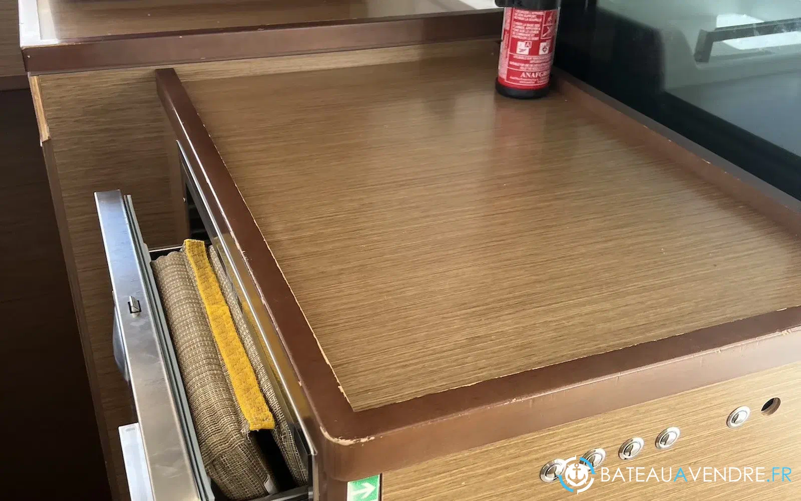 slider 28 Lagoon 46