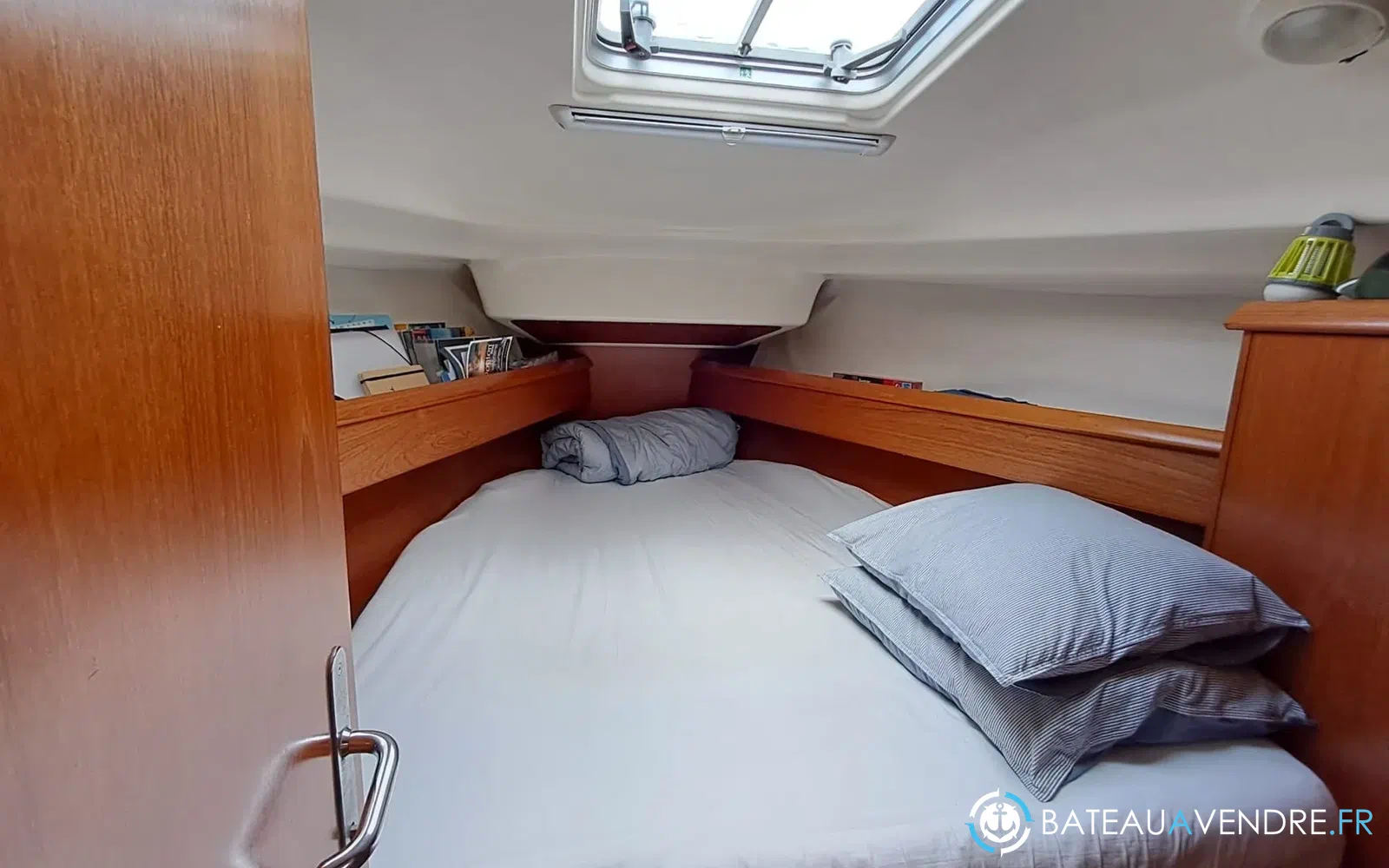 slider 16 Jeanneau Sun Odyssey 37