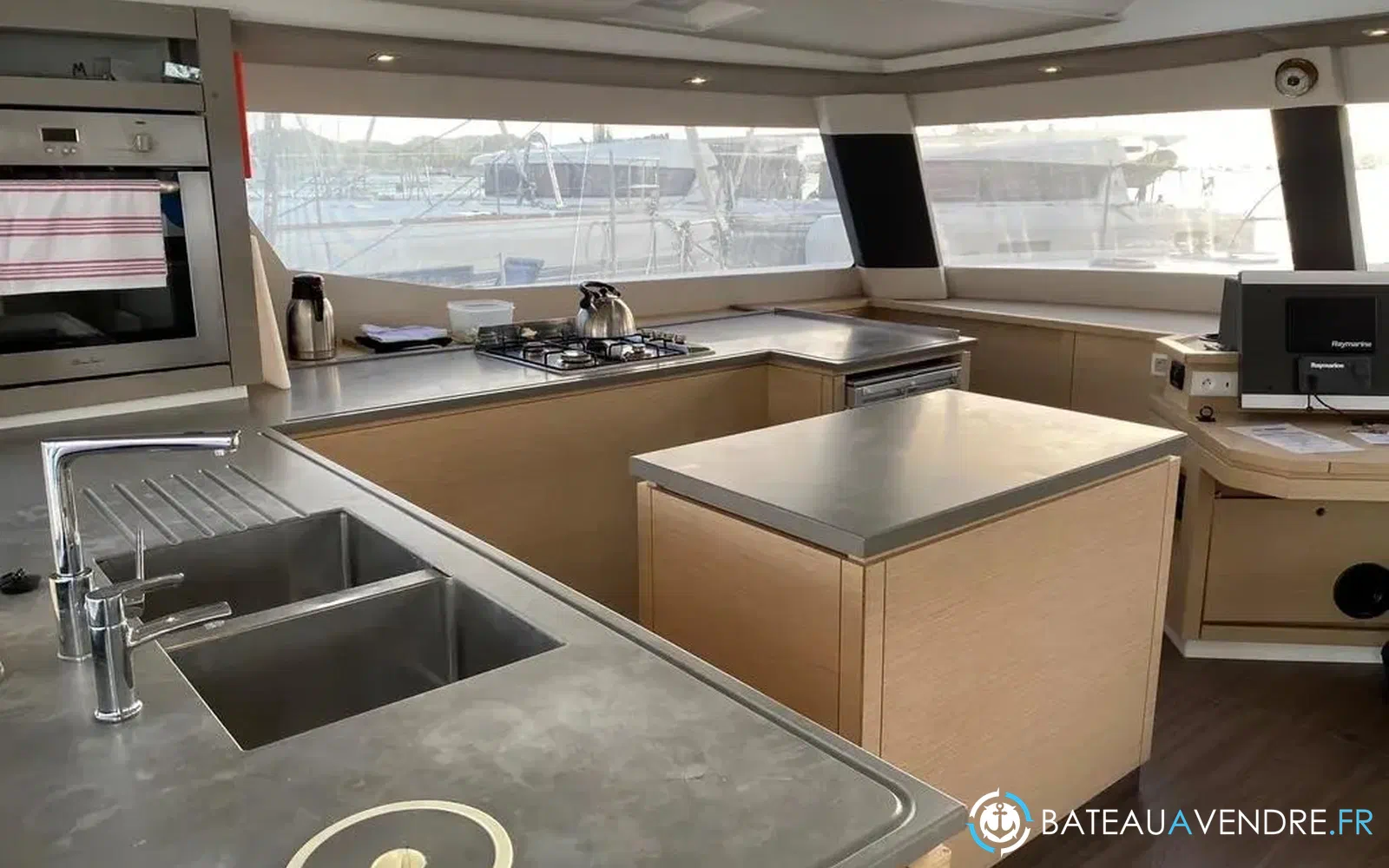 slider 25 Fountaine Pajot Saba 50