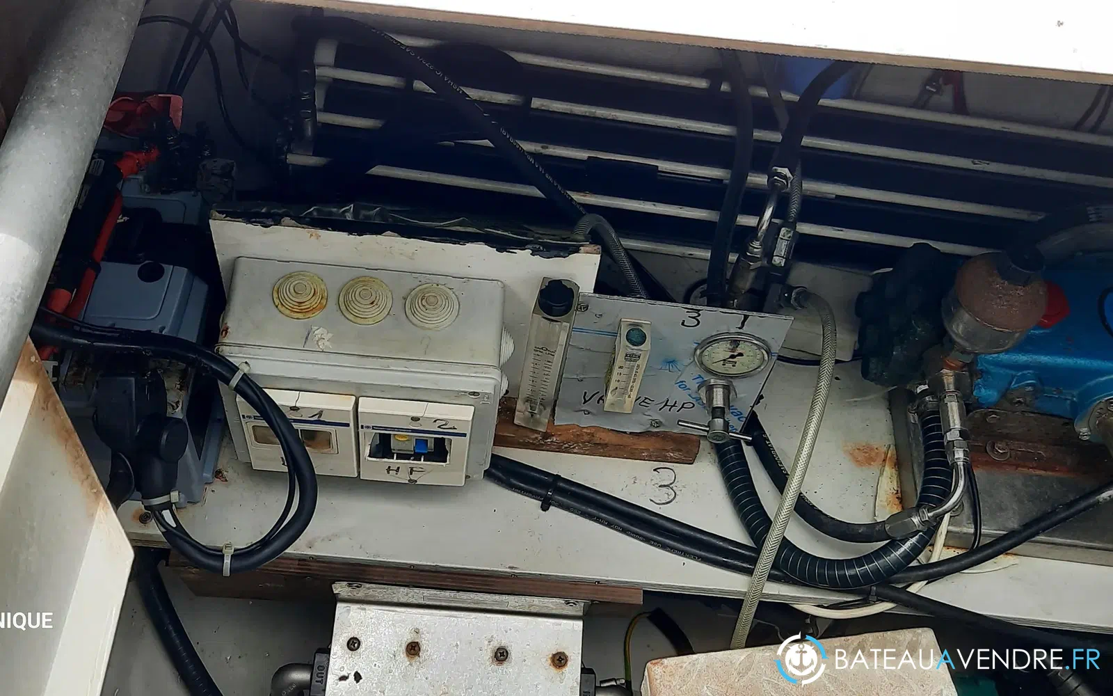 slider 37 Fountaine Pajot Saba 50