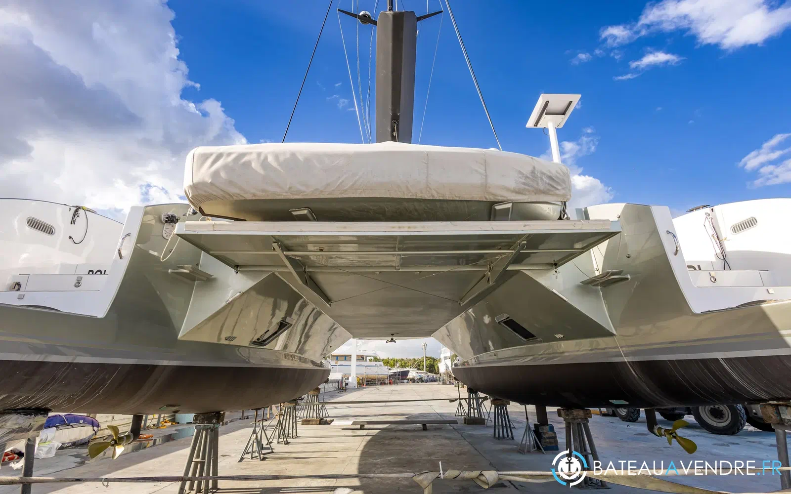slider 12 Tag Yachting Tag 60