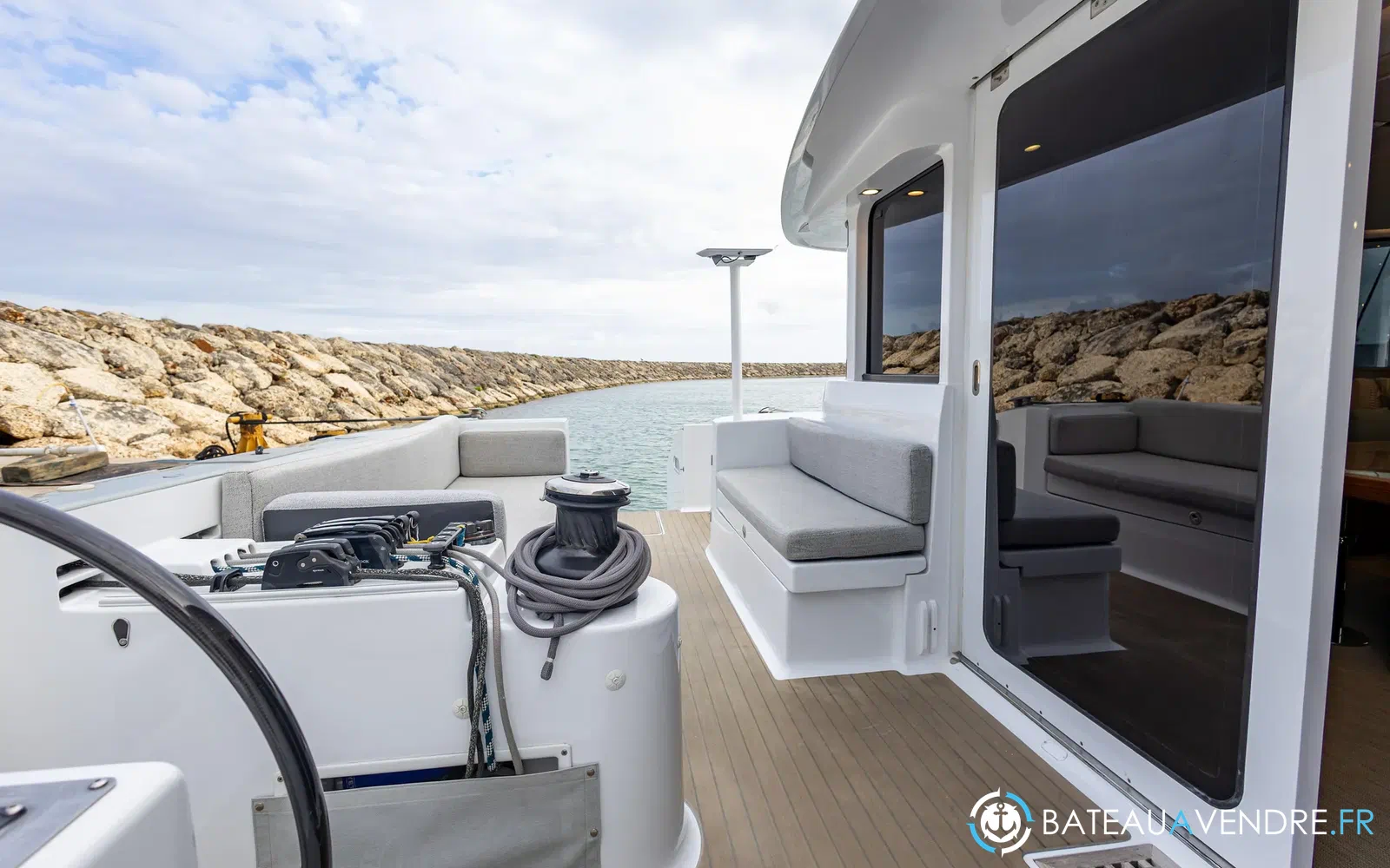 slider 17 Tag Yachting Tag 60