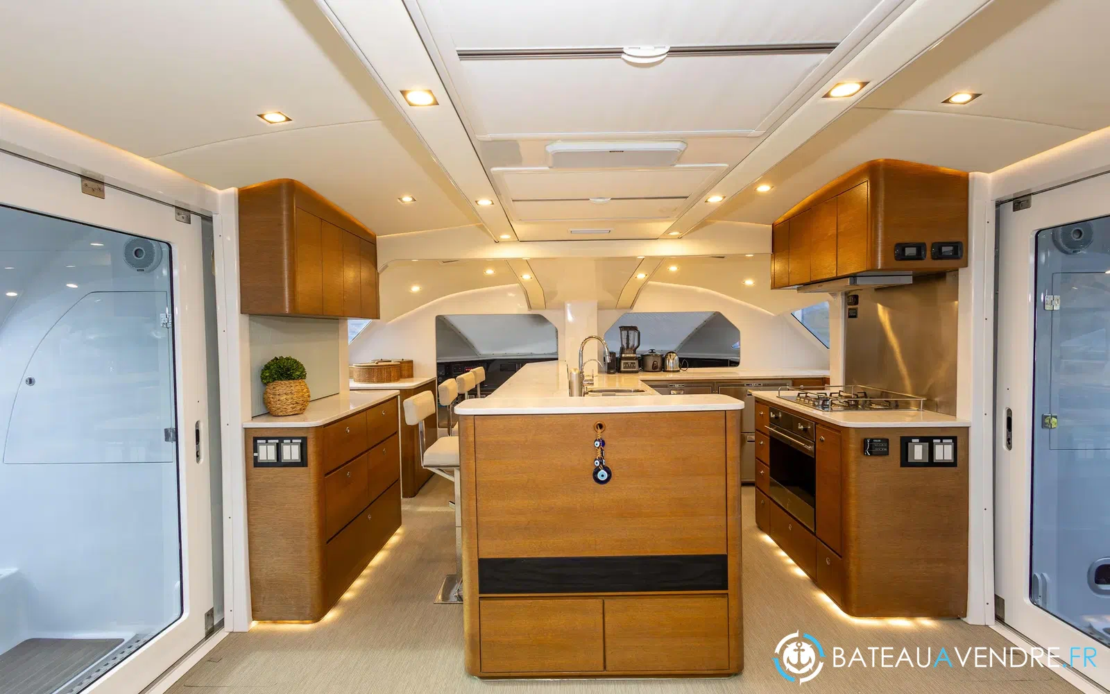 slider 21 Tag Yachting Tag 60