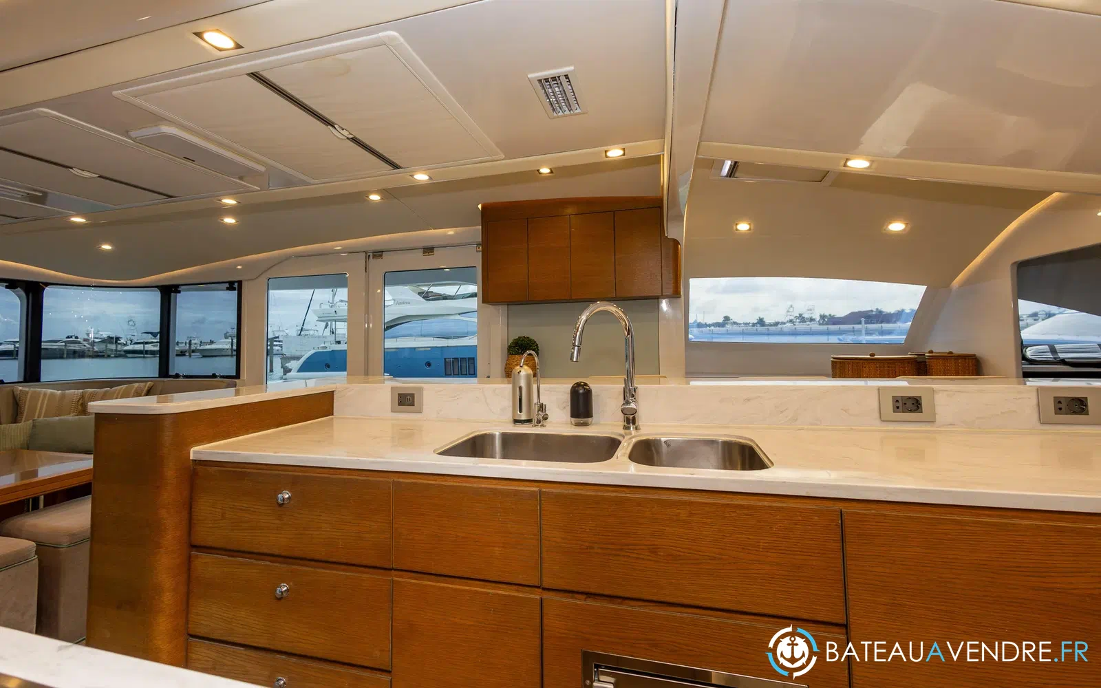 slider 23 Tag Yachting Tag 60