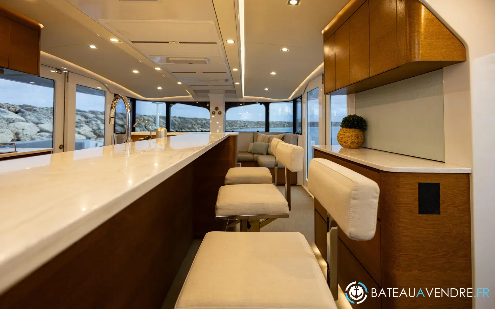 slider 28 Tag Yachting Tag 60